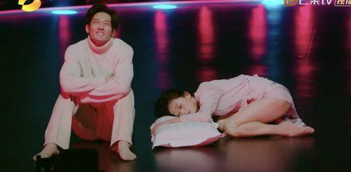 在线吃瓜舞蹈风暴,揭秘在线吃瓜舞蹈风暴的魅力