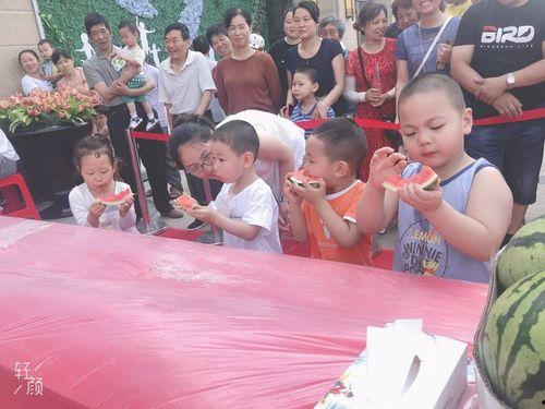 帅气吃瓜群众图片,帅气吃瓜群众，揭秘娱乐圈幕后趣闻  第3张