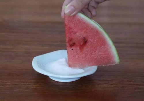 吃瓜撒盐什么梗  第2张