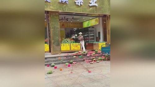 男女吵架路人吃瓜  第2张