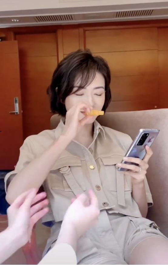 万茜吃瓜爆料,一场吃瓜爆料的真实大戏  第3张