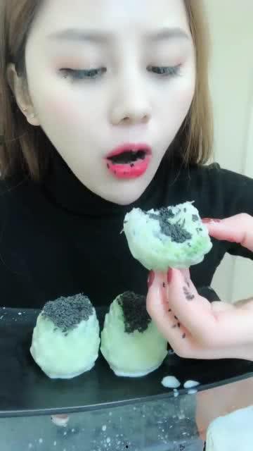 吃笋吃瓜的小姐姐,品味小姐姐的美食之旅  第2张