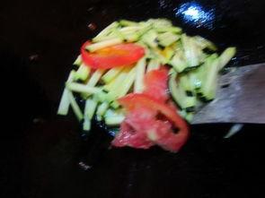 黑皮瓜炒着吃,家常美味新体验  第2张