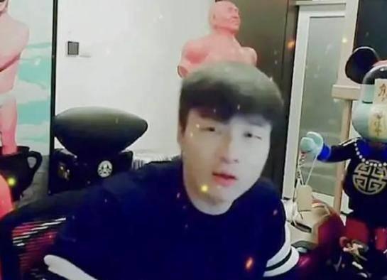 富婆吃瓜部,揭秘娱乐圈幕后故事  第2张