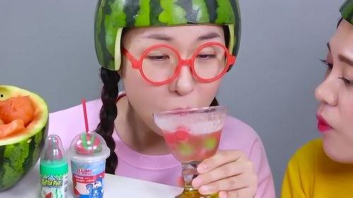 冰淇淋妹妹吃瓜,冰淇淋妹妹的夏日吃瓜盛宴  第2张