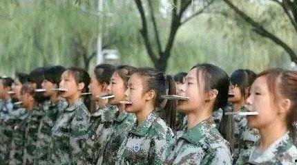 大学教官吃瓜,揭秘大学校园里的“瓜田”风云  第3张