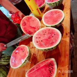 老外吃麒麟瓜好吗图片,新奇体验下的美食探索  第3张