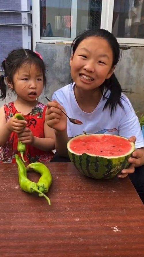 来姐姐家吃瓜  第2张