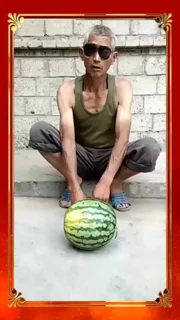 南昌大爷吃瓜,揭秘街头美食背后的故事