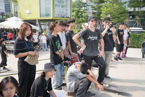 恶搞兔吃瓜动态,笑料横生，网友直呼“太解压”  第2张