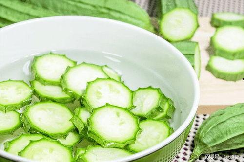 吃瓜涨肚子吗,吃瓜真的会涨肚子吗？揭秘瓜果的神奇效应  第3张