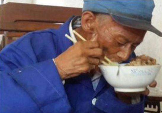 傅大爷吃瓜,一场别开生面的吃瓜盛宴