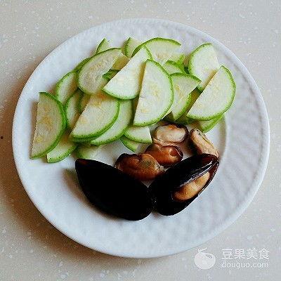 吃瓜少女蘑菇菇  第2张