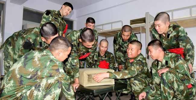 当兵可以吃瓜吗,当兵也能享受“吃瓜”时光？