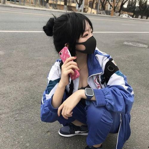 校服照吃瓜